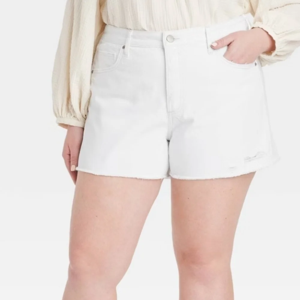 Women's Mid-Rise 90's Baggy Jean Shorts - Universal Thread White 28